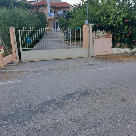 Apartment Christina's House Trochalia