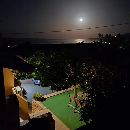 Апартаменты Christina's House Trochalia Монемвазия