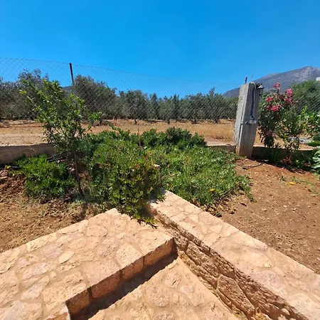 Apartment Christina's House Trochalia *